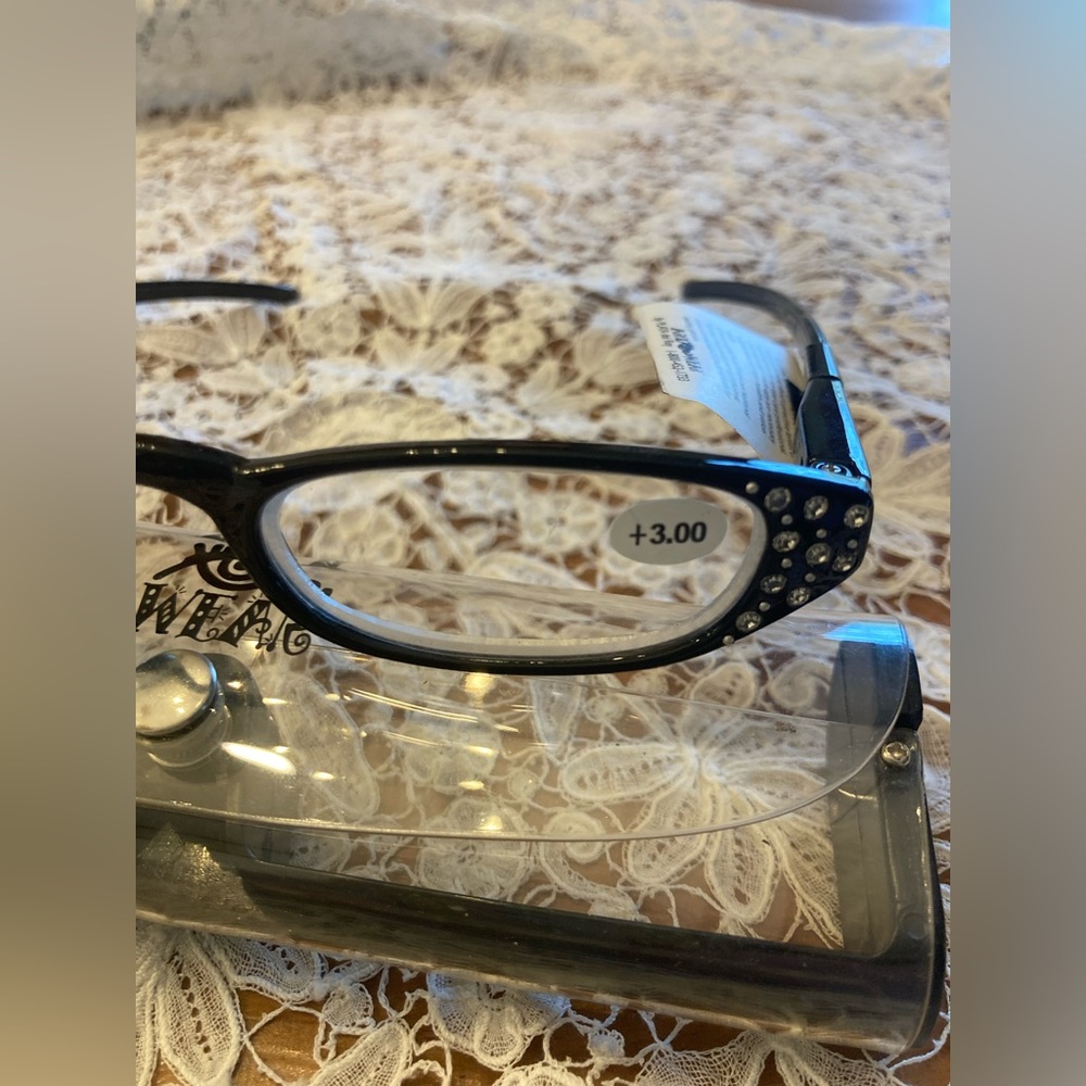 NWT Reading Glasses with Rhinestone Corners +3.00 by Art to Wear So fun! - Picture 4 of 9